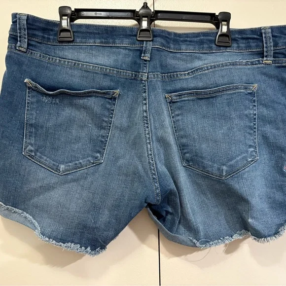 a.n.a Blue Jean Shorts with Floral Embroidery - Picture 4 of 6